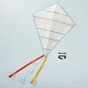 - New Hearth & Hand Magnolia Kite Kit 30” x 36”